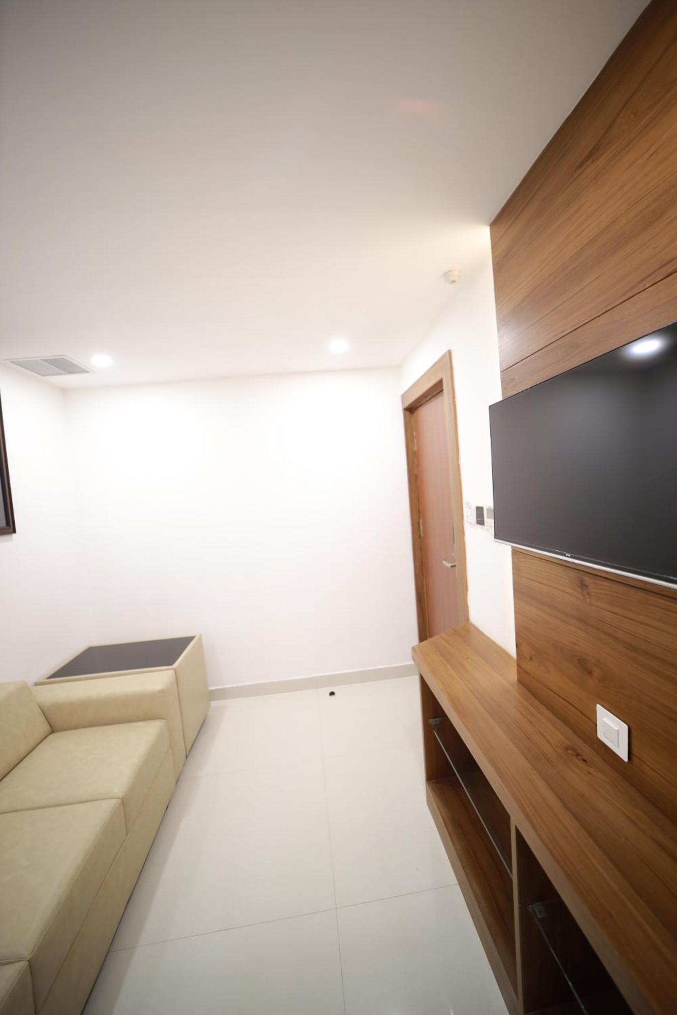 Kannangad Royal Residency酒店 外观 照片